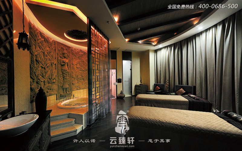 此婭太水療會所在裝修在風格上，選用東南亞自然、淳樸、渾厚的元素，貫穿整個會所空間之中