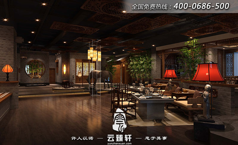 整個餐廳的裝飾顏色統一，色彩以沉穩的深色系為主
